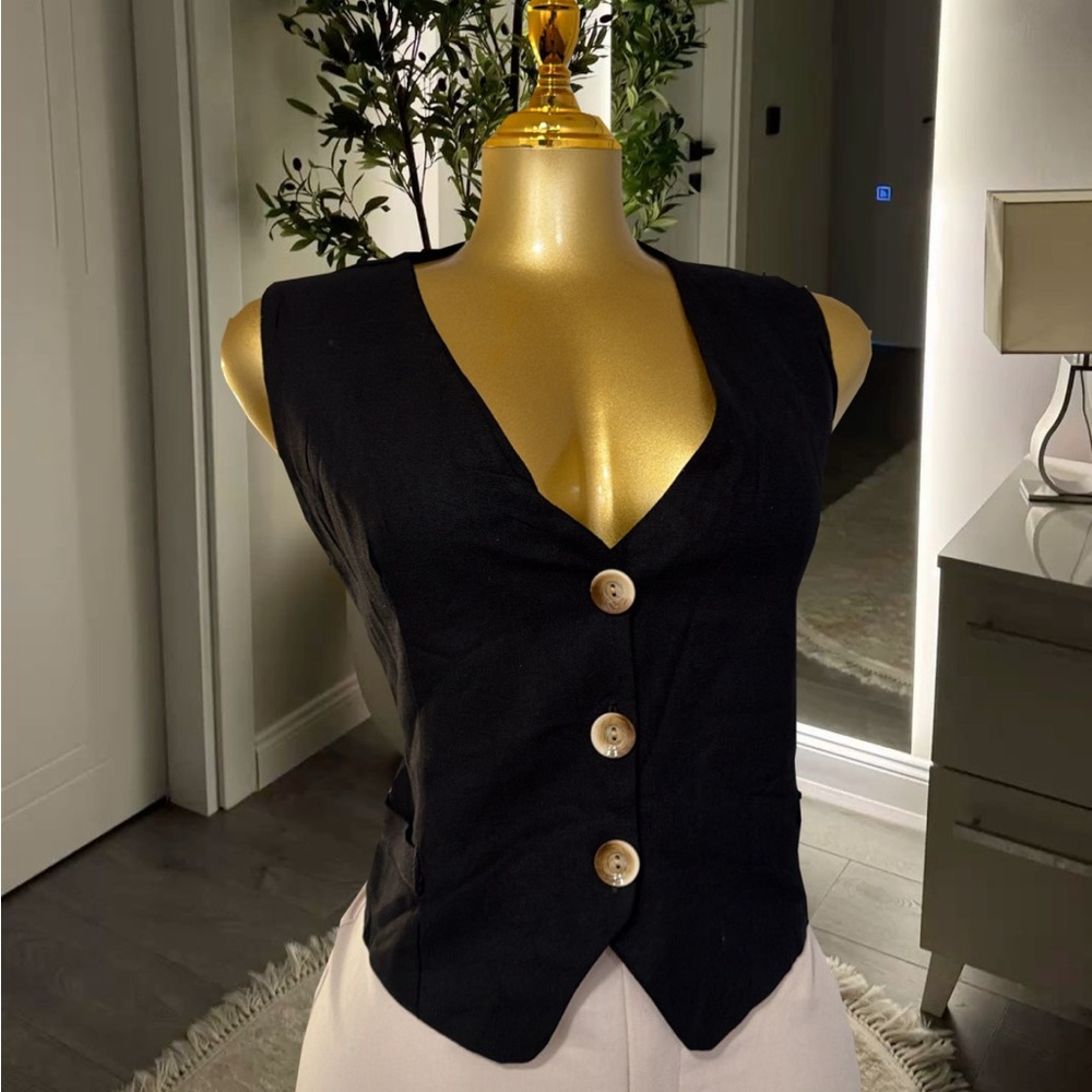 Bonita Boutique Black Buttoned Camisole